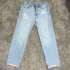 Highest rise 90s boyfriend, American Eagle, size 6, regular fit, used.